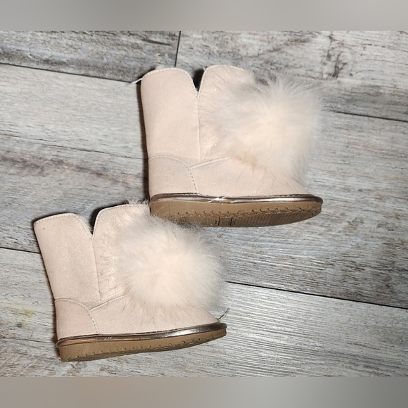 The Children's Place Infant Girl Pom Pom Sparkly Boots - size 5 - Picture 2 of 8